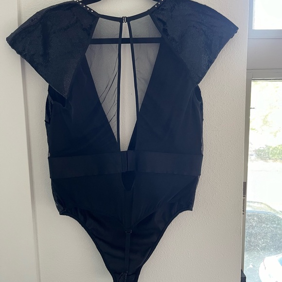 Victoria’s Secret Bodysuit Size L - Picture 4 of 4